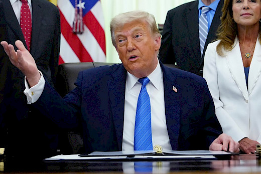 TRUMP FACES GROWING GOP REBELLION AS PARTY TENSIONS BOIL OVER 🇺🇸