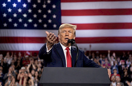 TRUMP WARNS AMERICA WILL NEVER BE ‘COMMUNIST COUNTRY’ AFTER LEFT-WING PRIMARY WINS